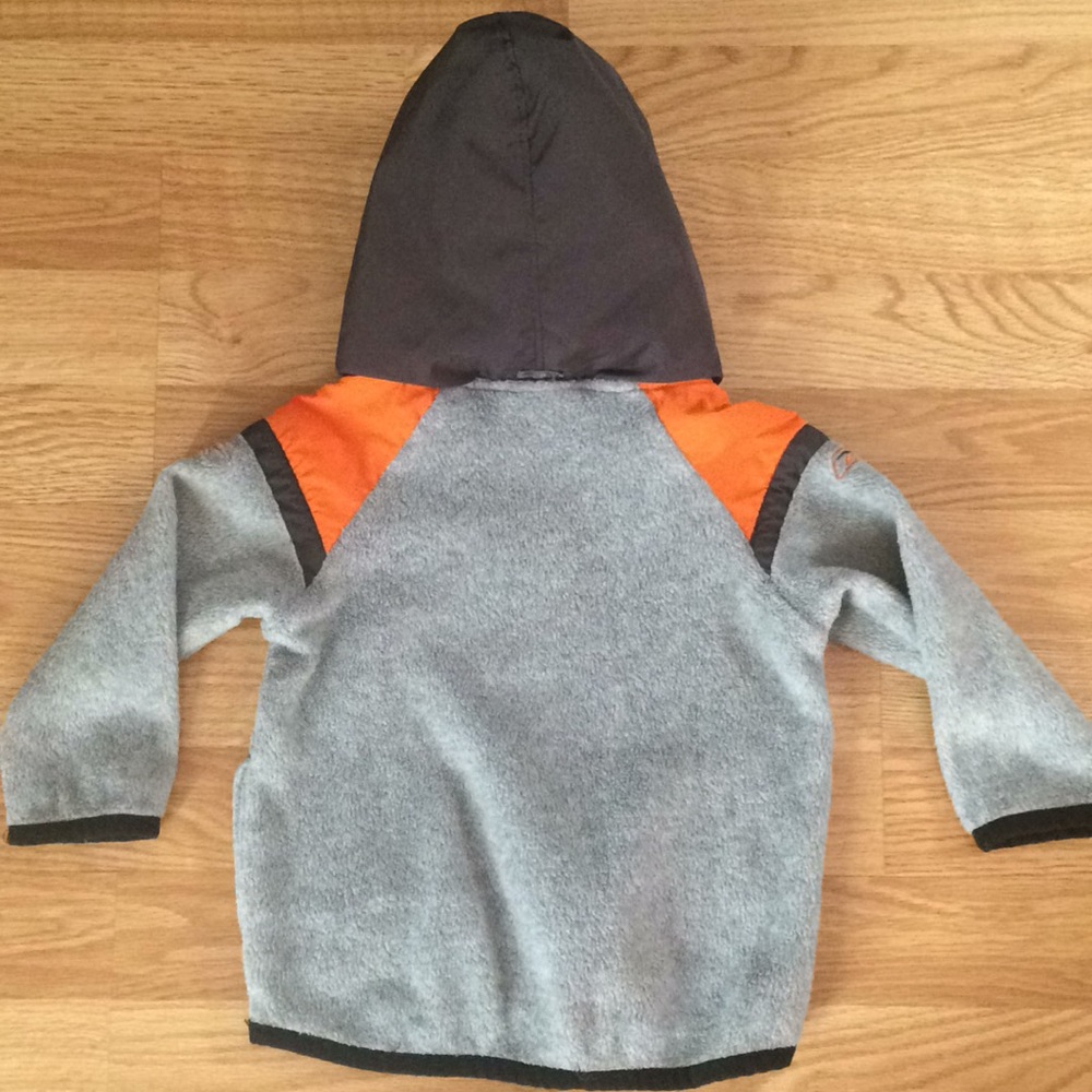 Fleece jacket. - Picture 2 of 3